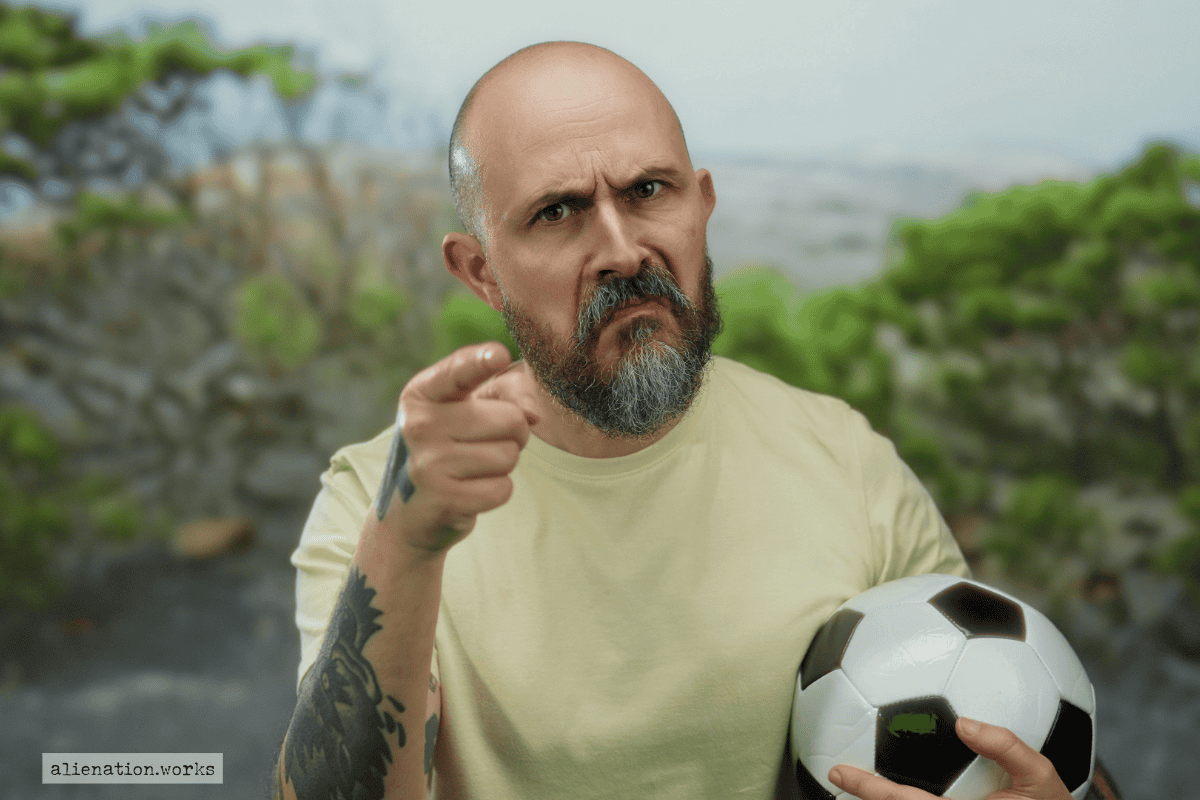 alienation works psychische gewalt drohen